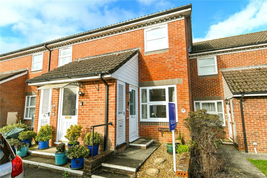 Floriston Gardens, Ashley, New Milton, Hampshire, BH25 5DL