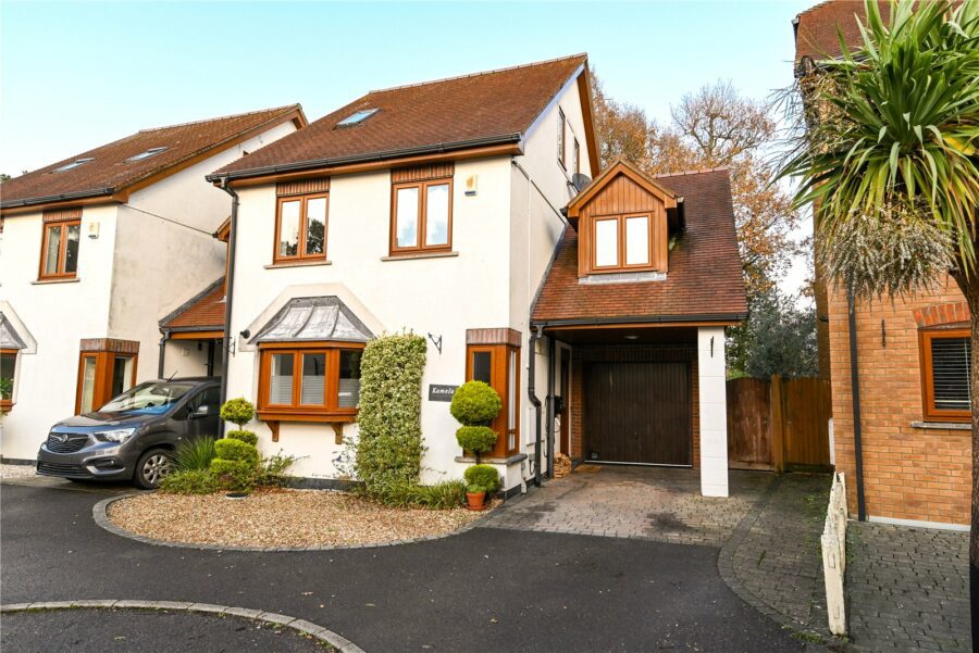 The Ostlers, Hordle, Lymington, Hampshire, SO41 0FT