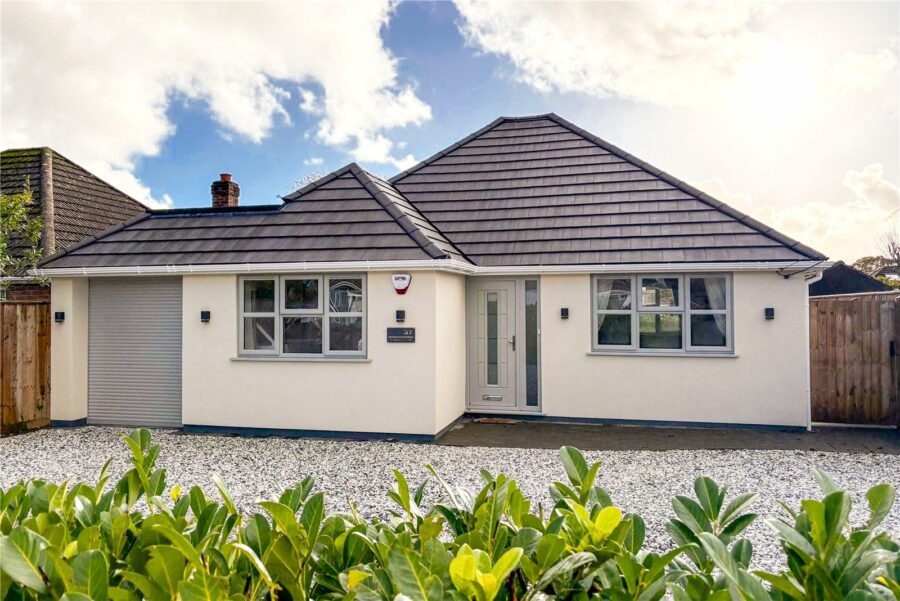 Hazelwood Avenue, New Milton, Hampshire, BH25 5LX