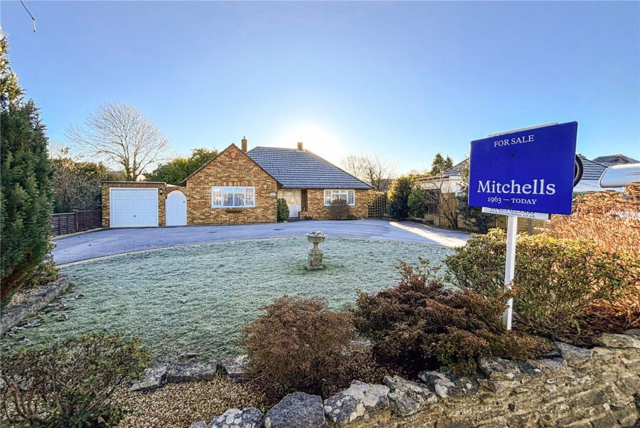 Crossmead Avenue, New Milton, Hampshire, BH25 6NF