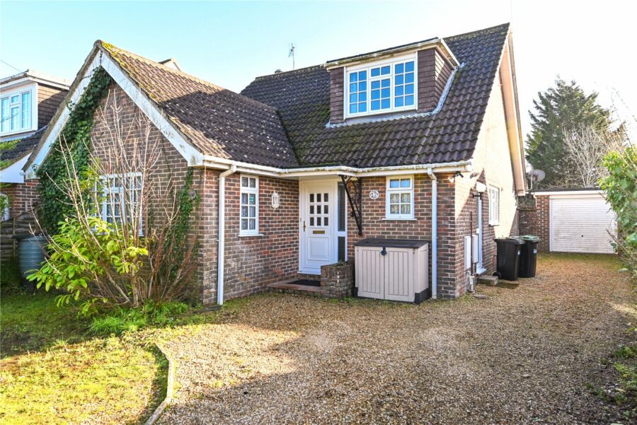Waverley Road, New Milton, Hampshire, BH25 6PQ