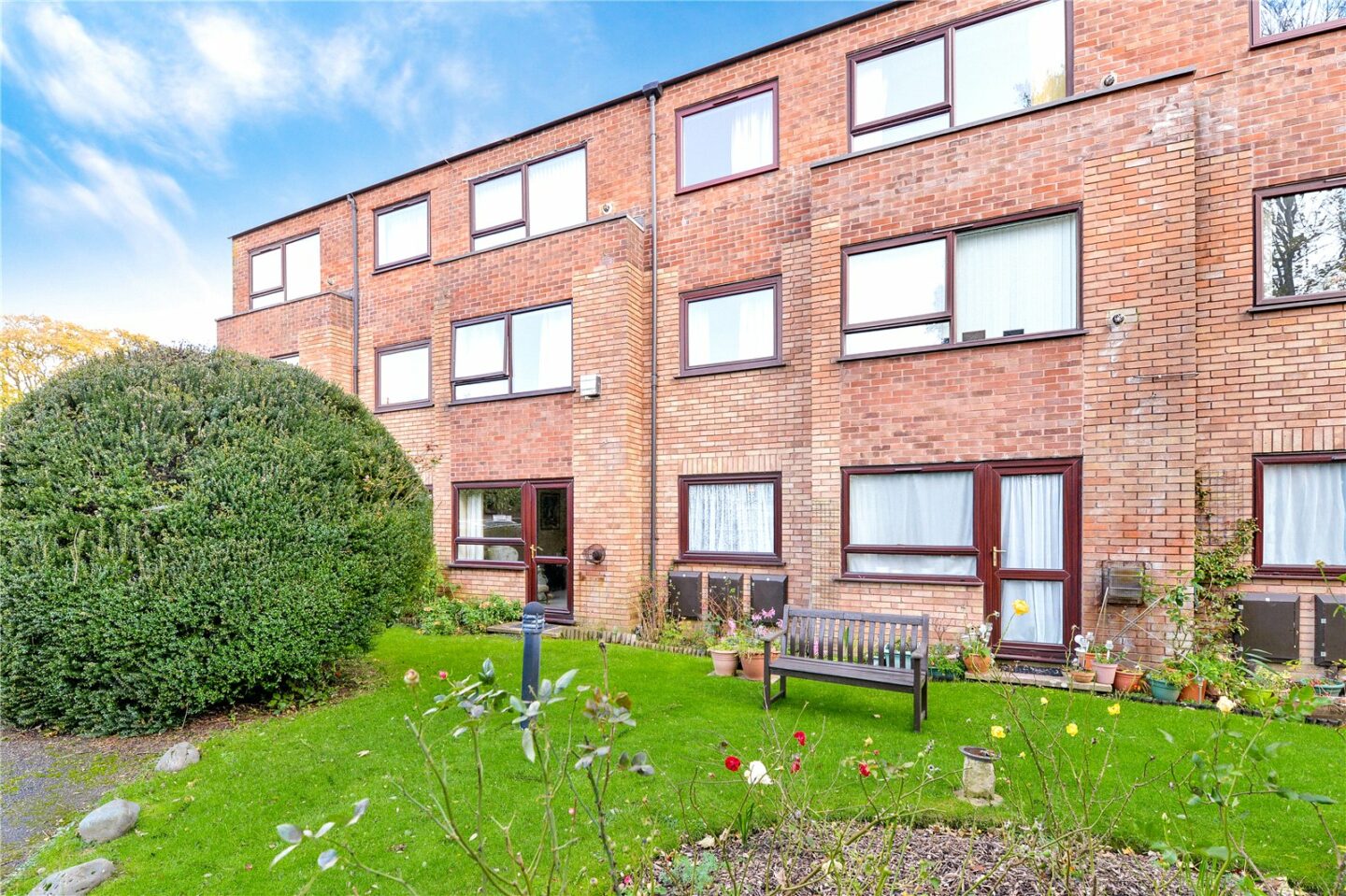 Homefield House, 2 Barton Court Road