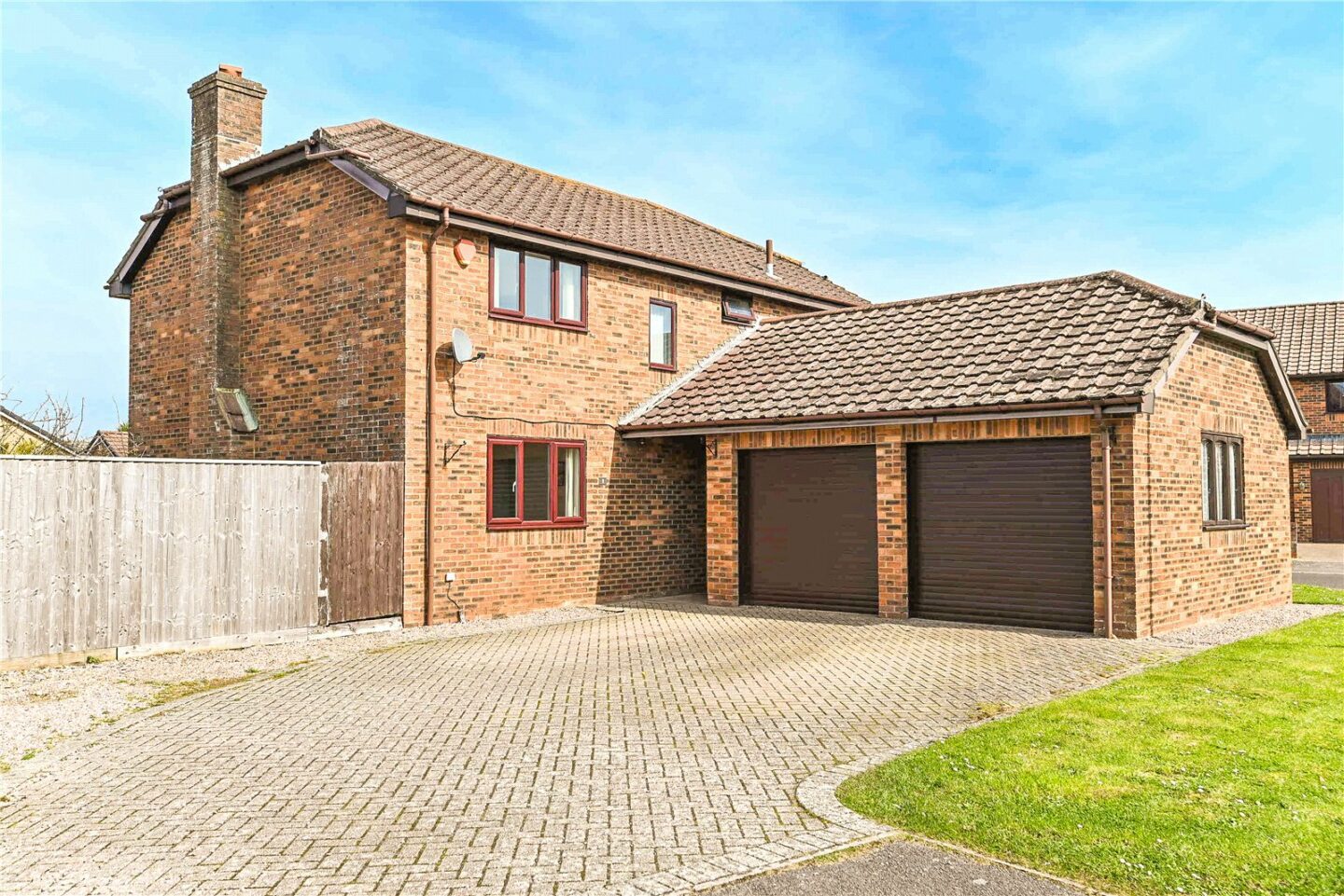 The Close, Barton on Sea, New Milton, Hampshire, BH25 7EZ