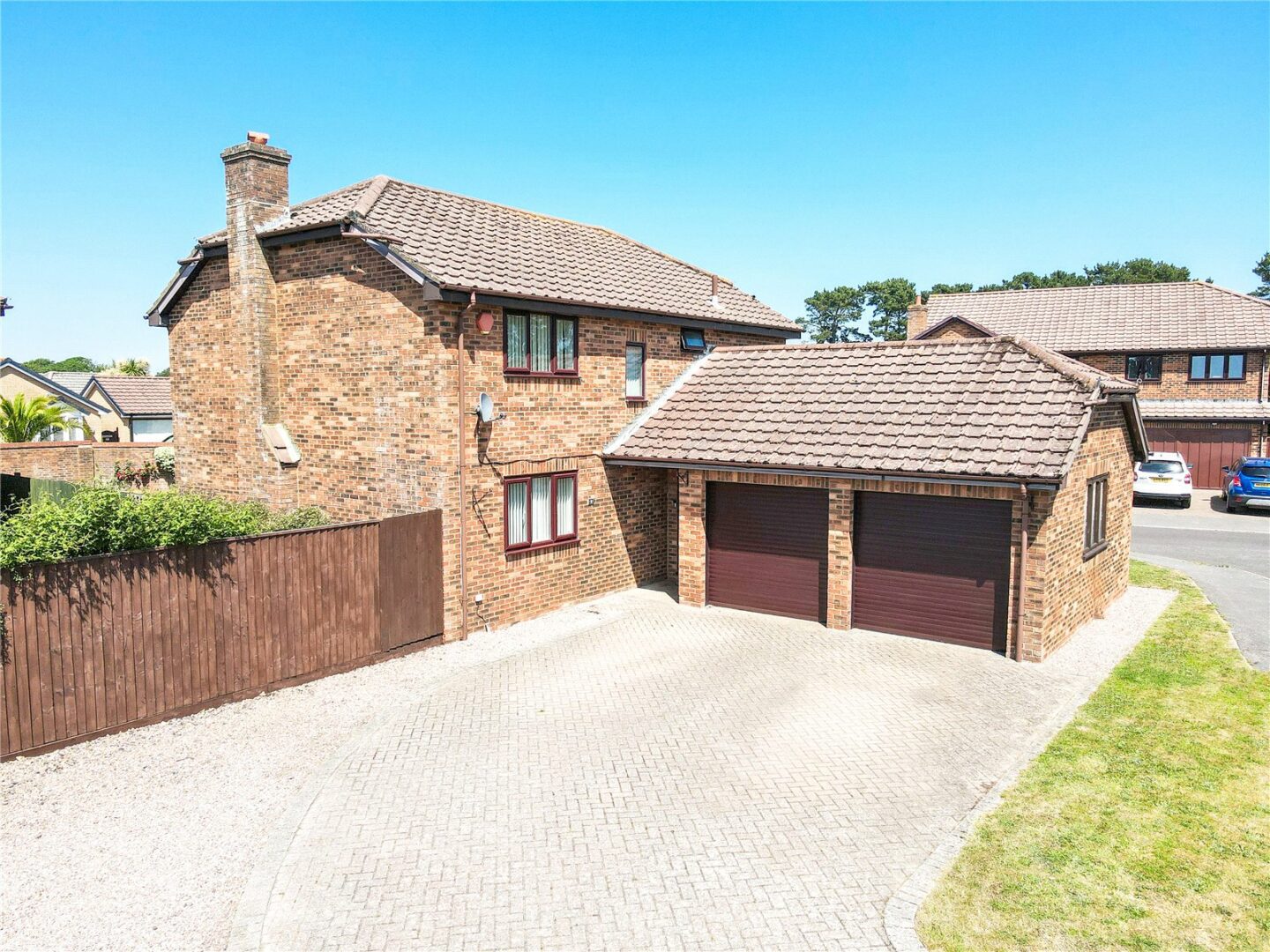 The Close, Barton on Sea, New Milton, Hampshire, BH25 7EZ