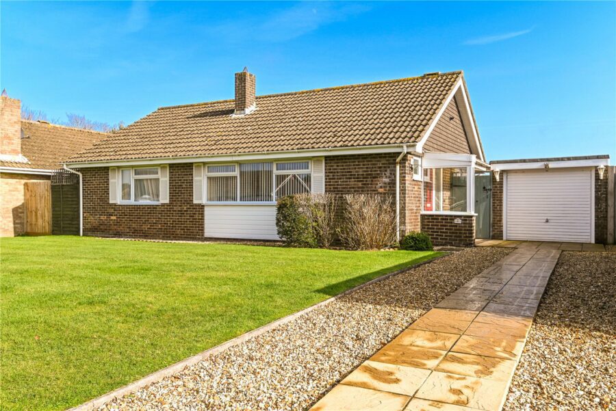 Wendover Close, Barton on Sea, New Milton, Hampshire, BH25 7LX