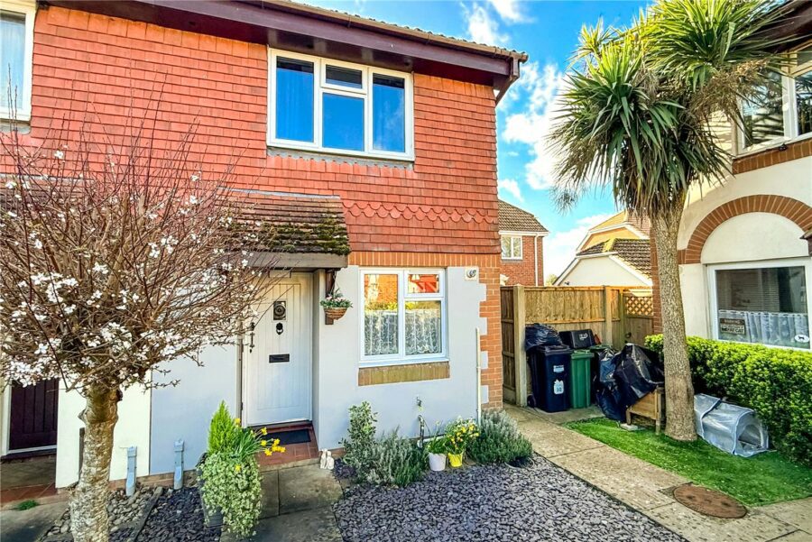 Stag Close, New Milton, Hampshire, BH25 5GD