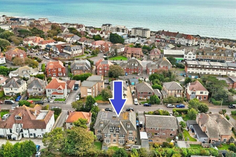 Twynham Road, Southbourne, Dorset, BH6 3EZ