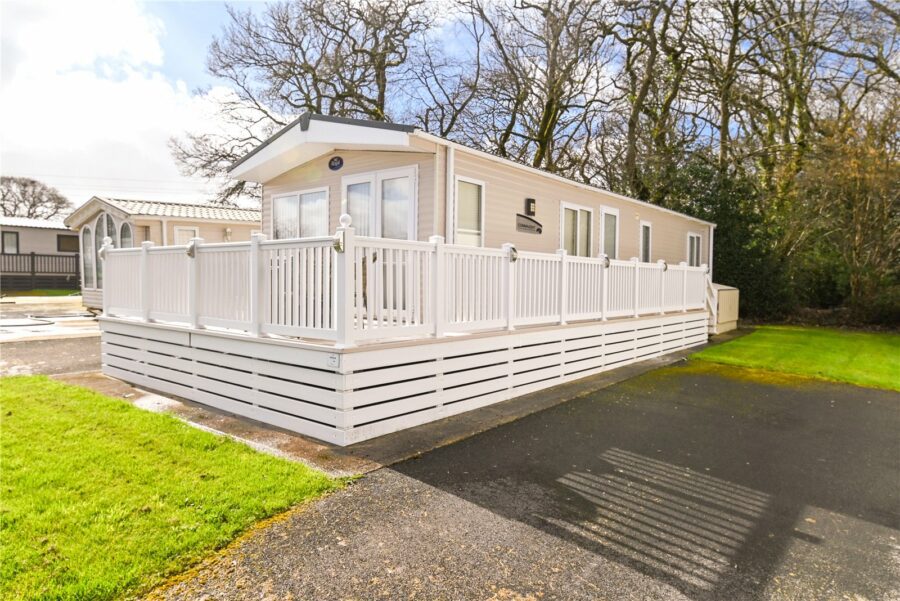 Chestnut, Hoburne Bashley Holiday Park, New Milton, Hampshire, BH25 5QR