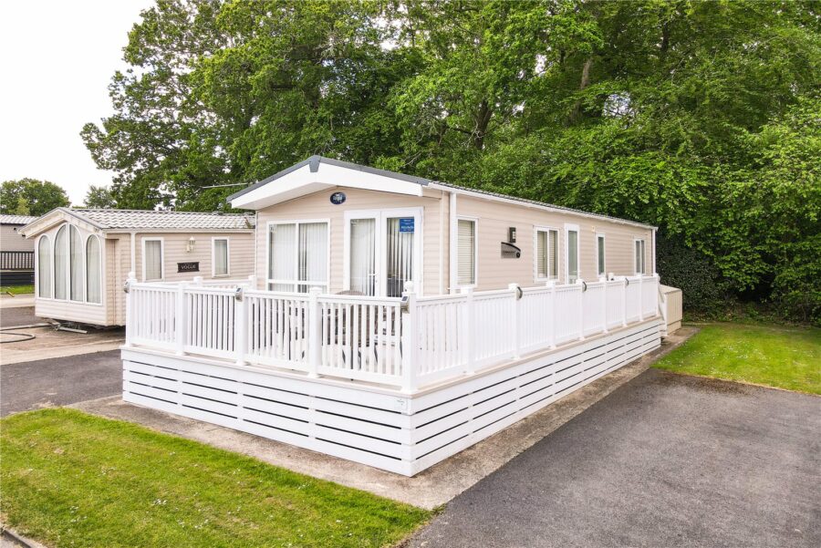 Chestnut, Hoburne Bashley Holiday Park, New Milton, Hampshire, BH25 5QR