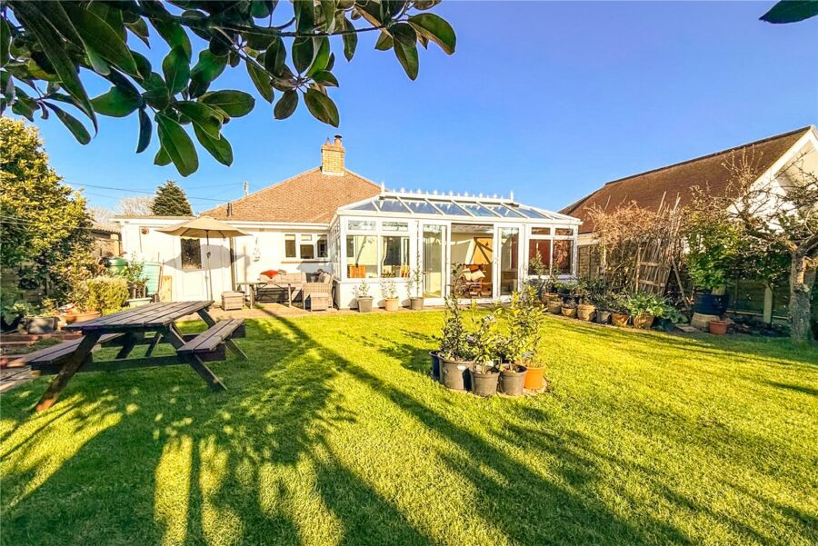 High Ridge Crescent, New Milton, Hampshire, BH25 5BT