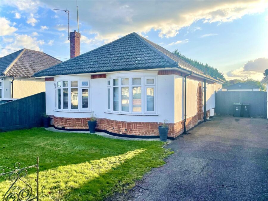 Dennistoun Avenue, Mudeford