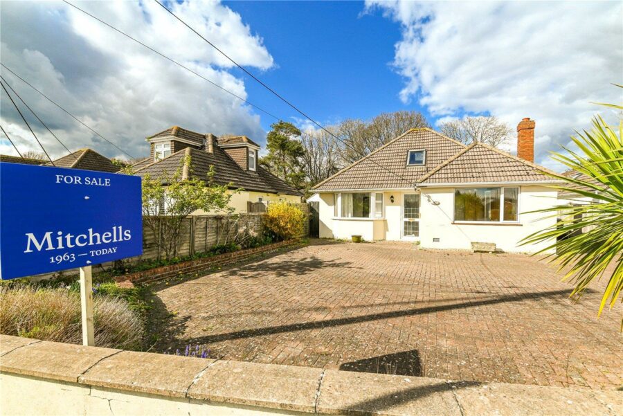 Hazelwood Avenue, New Milton