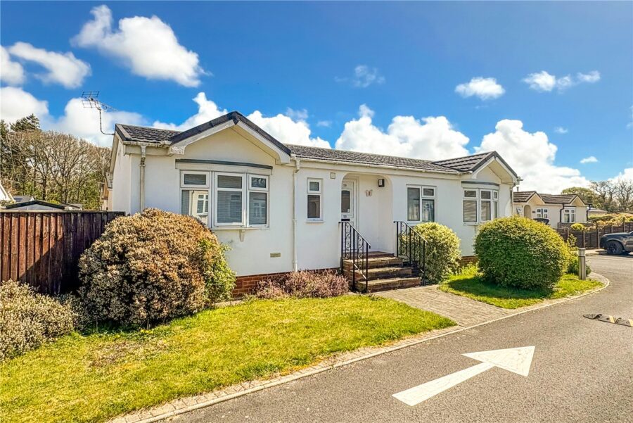 Knightcrest Park, Milford Road, Everton, Hampshire, SO41 0BA
