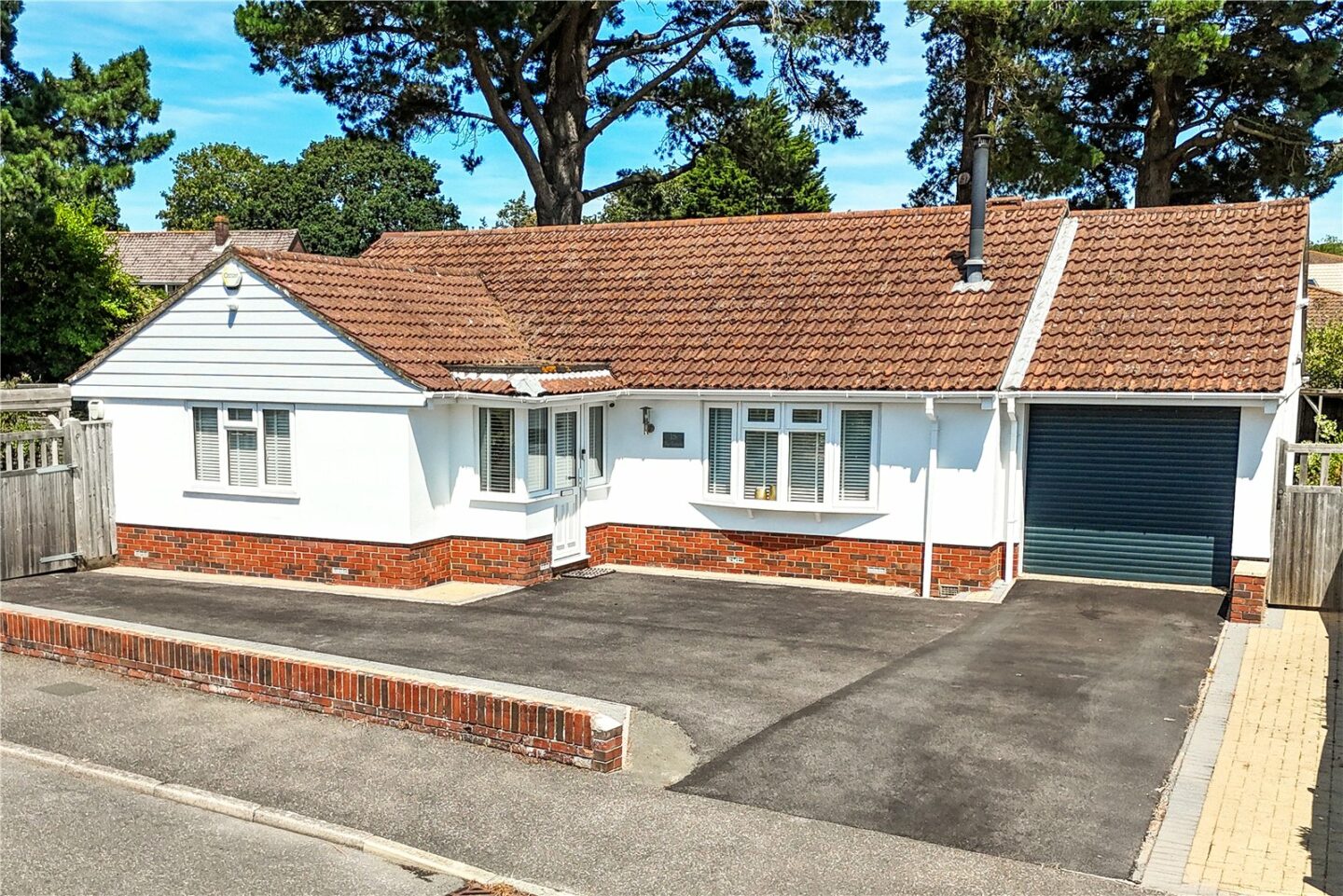 Albany Close, Barton on Sea, New Milton, Hampshire, BH25 7HE