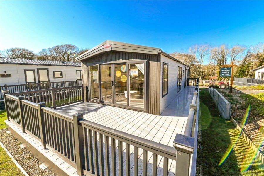 12 Chewton Bunny, Hoburne Naish