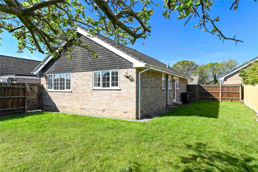Harford Close, Pennington, Lymington, Hampshire, SO41 8EX