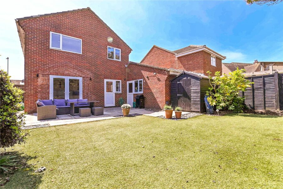 Plover Drive, Milford on Sea, Lymington, Hampshire, SO41 0XF