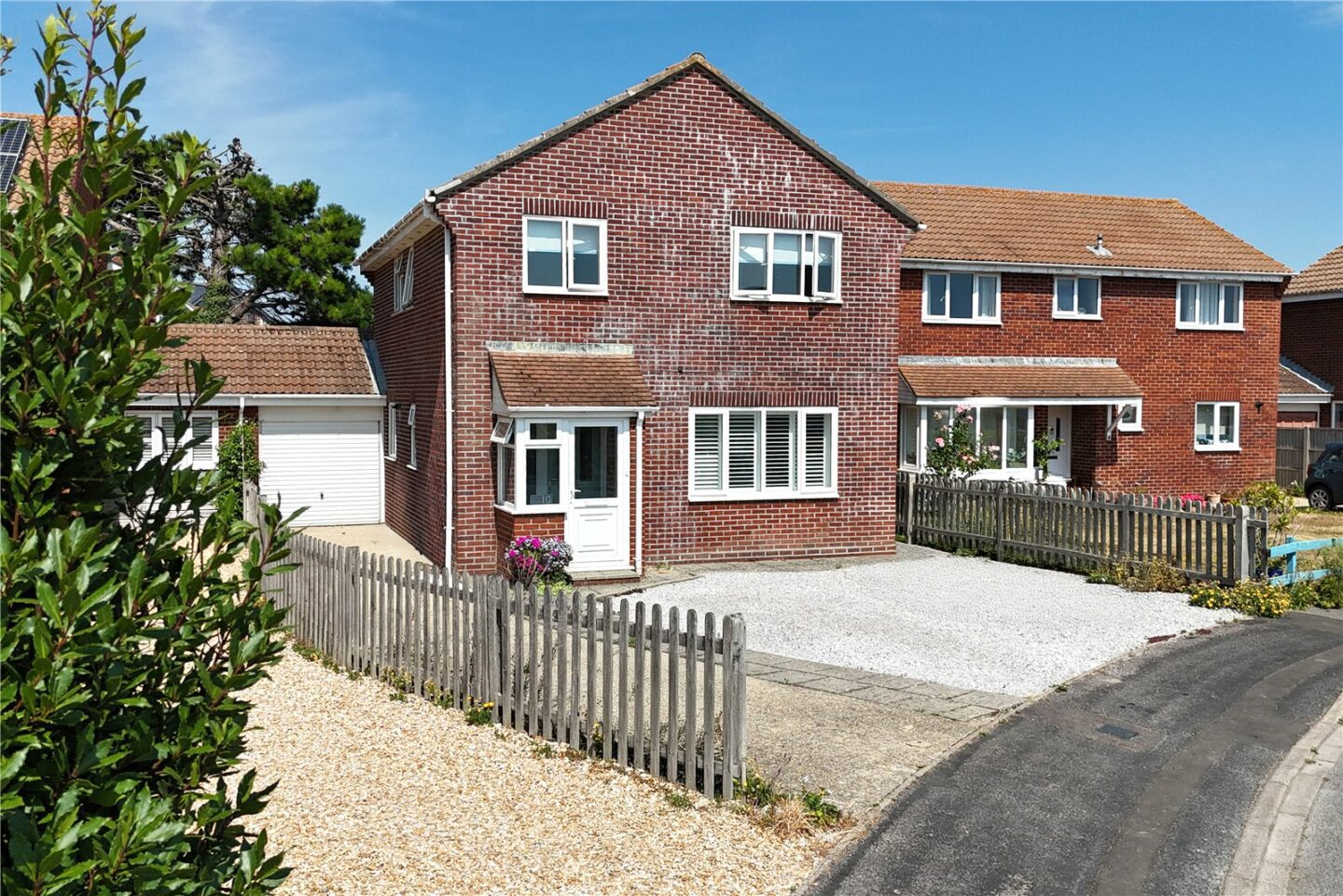 Plover Drive, Milford on Sea, Lymington, Hampshire, SO41 0XF