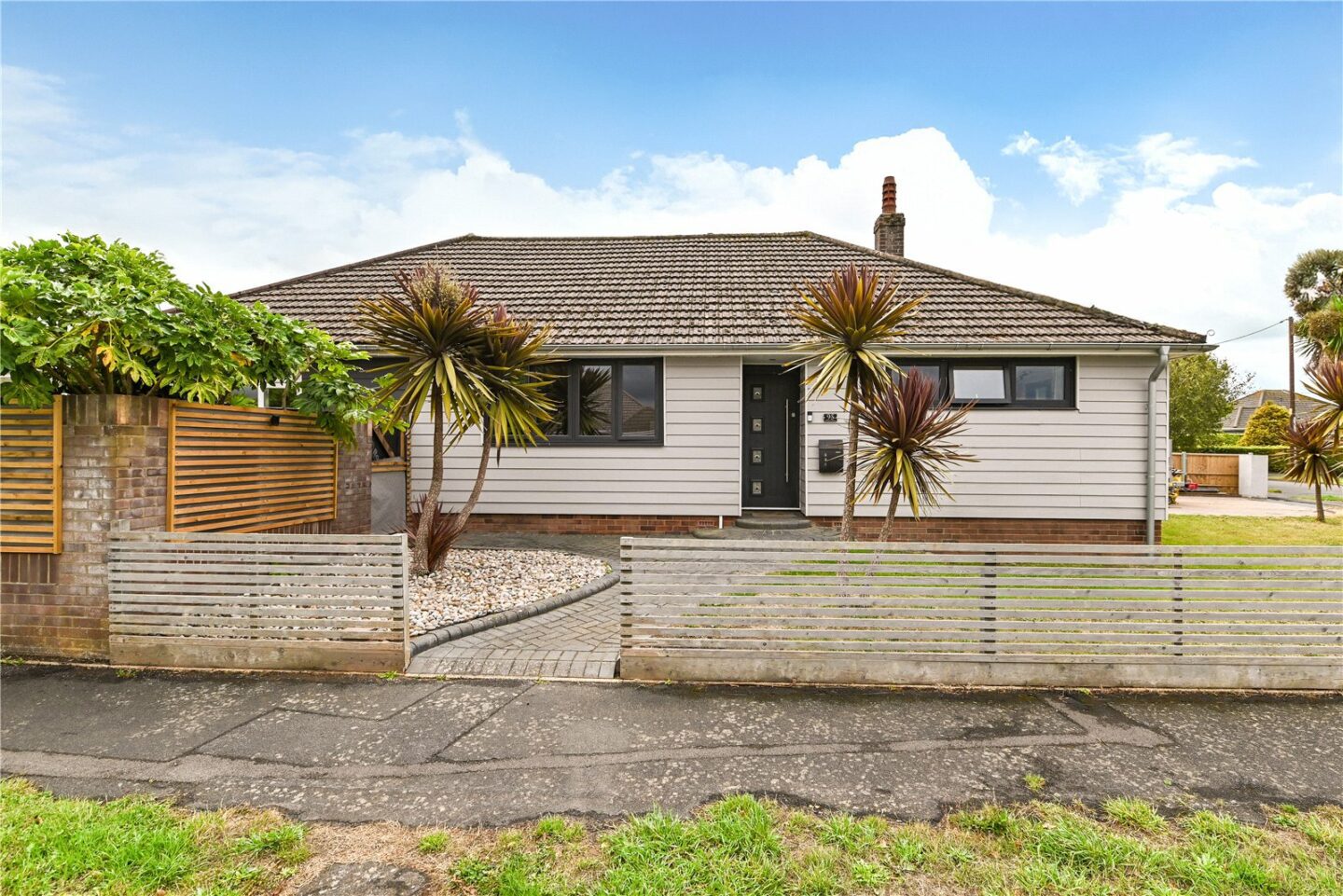 Barton Drive, Barton on Sea, New Milton, Hampshire, BH25 7JH