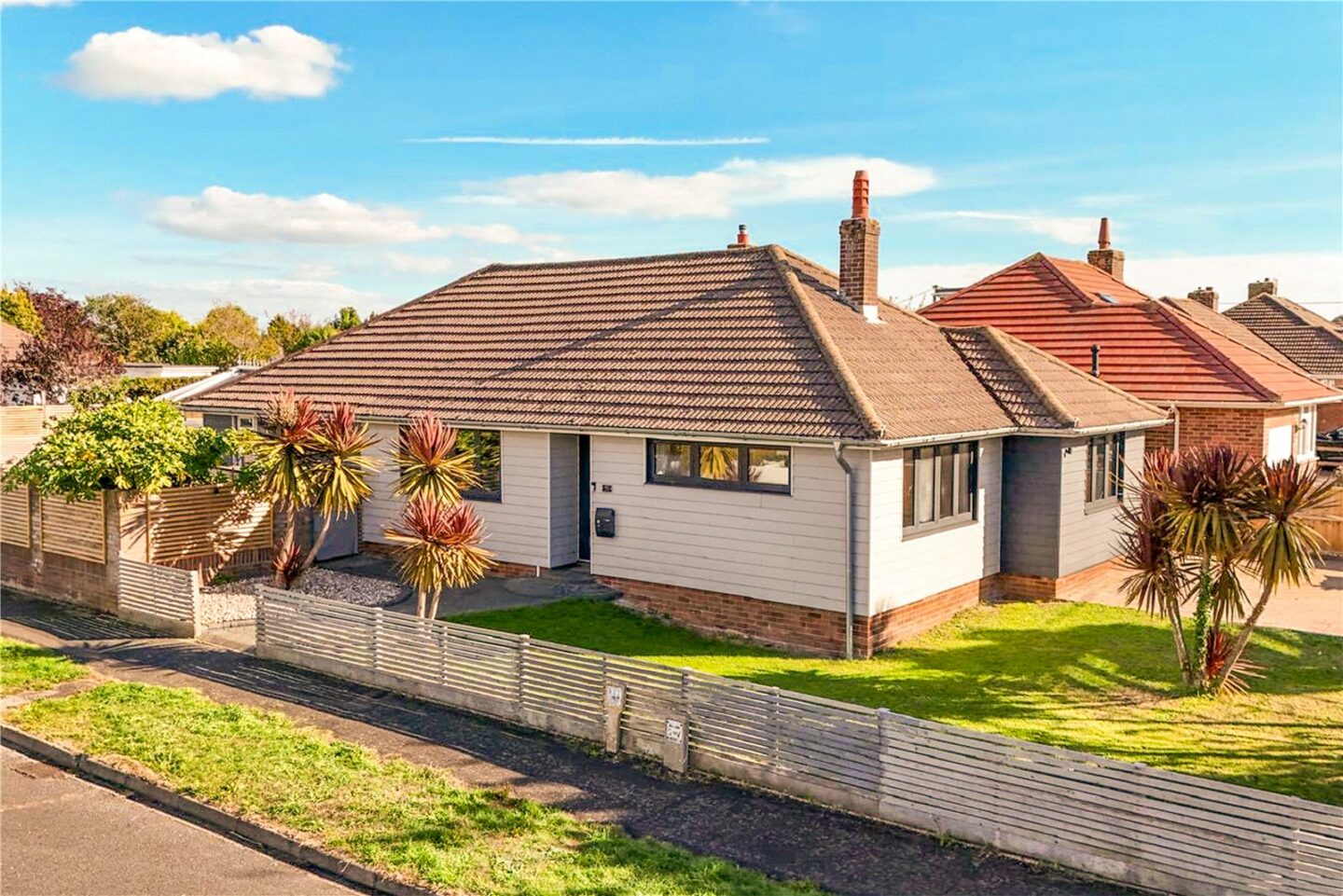 Barton Drive, Barton on Sea, New Milton, Hampshire, BH25 7JH