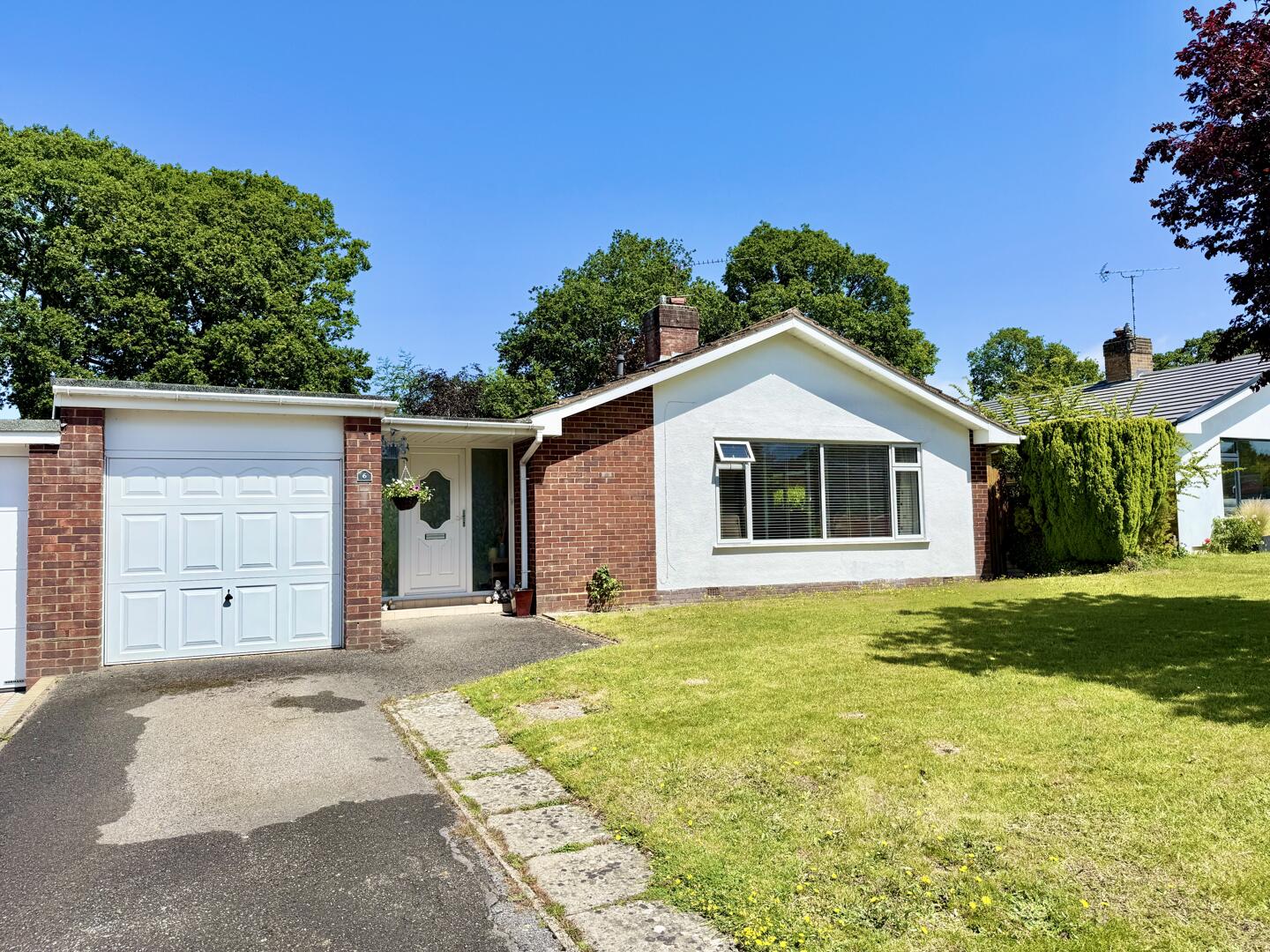 Pinewood Road, Highcliffe on Sea