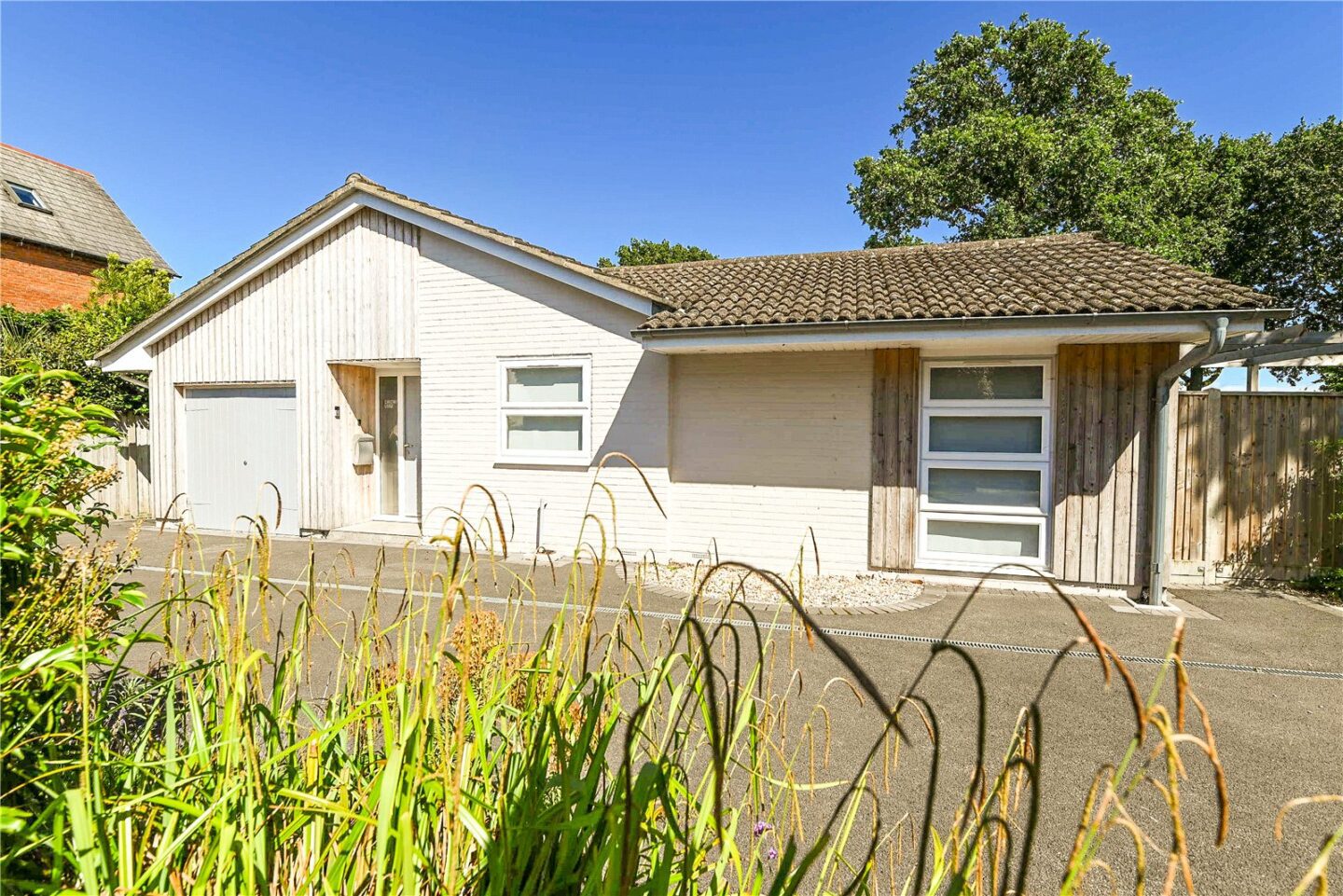 Southern Lane, Barton On Sea, New Milton, Hampshire, BH25 7JE