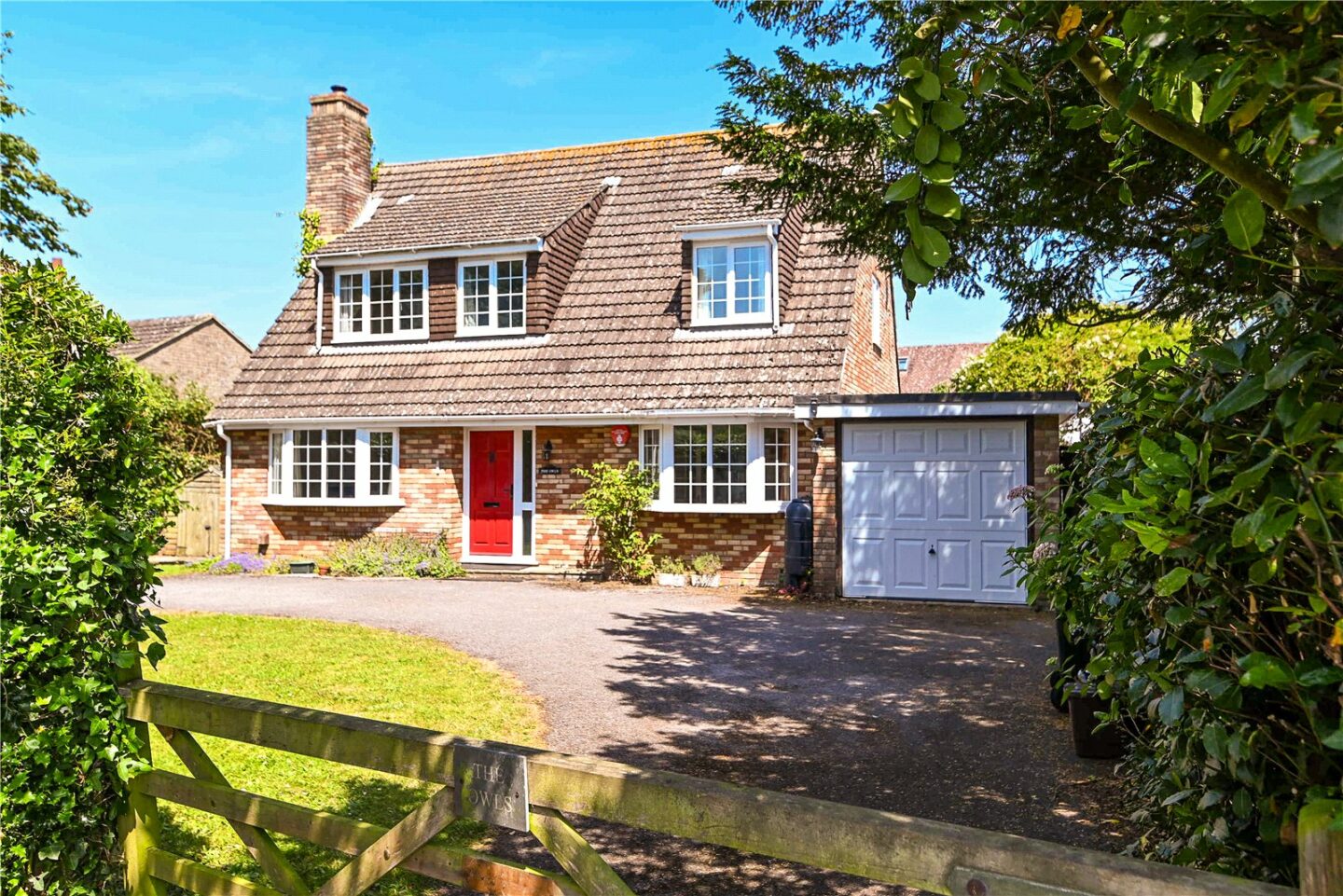 Knowland Drive, Milford on Sea, Lymington, Hampshire, SO41 0RH