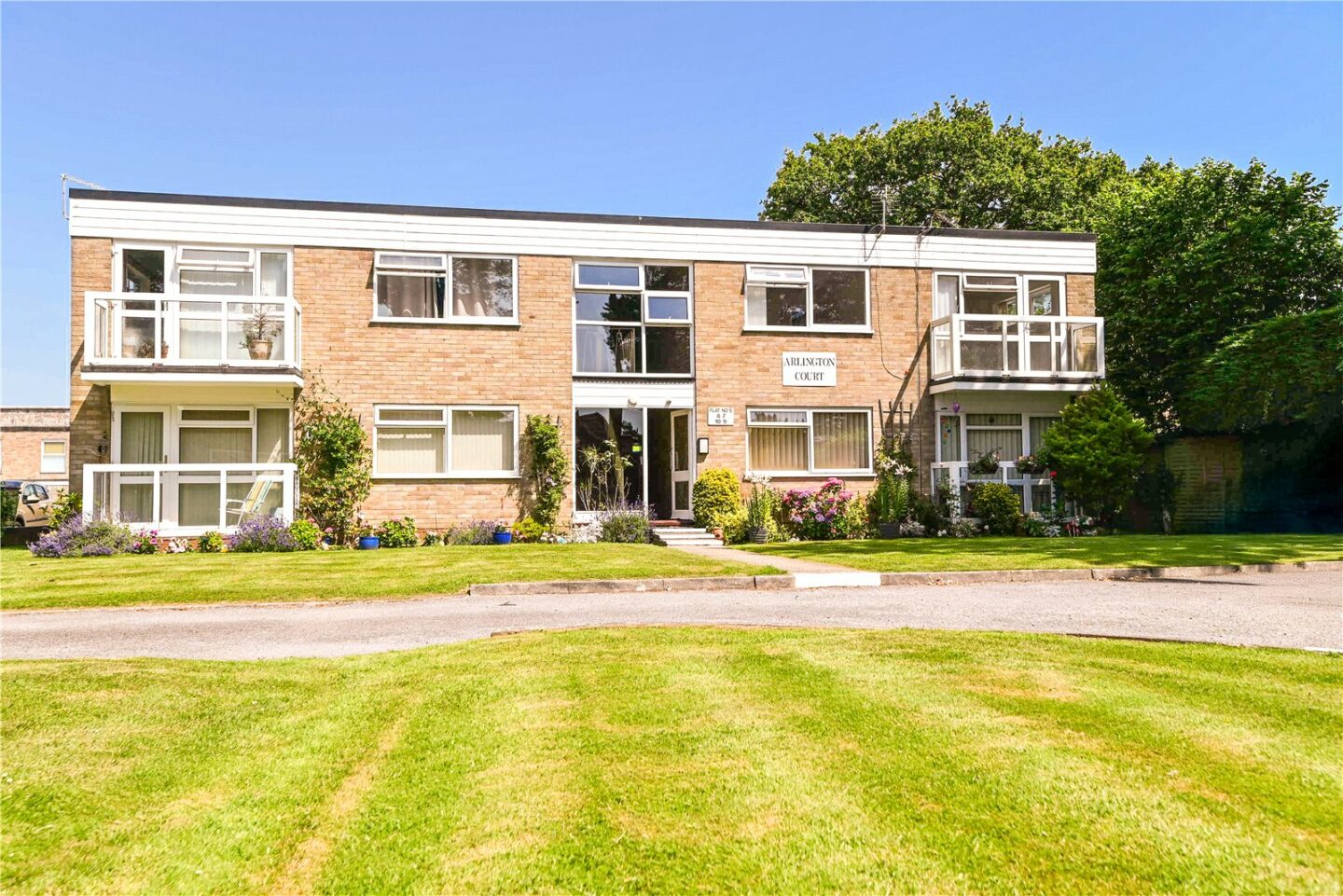 Becton Lane, Barton on Sea, New Milton, Hampshire, BH25 7AH