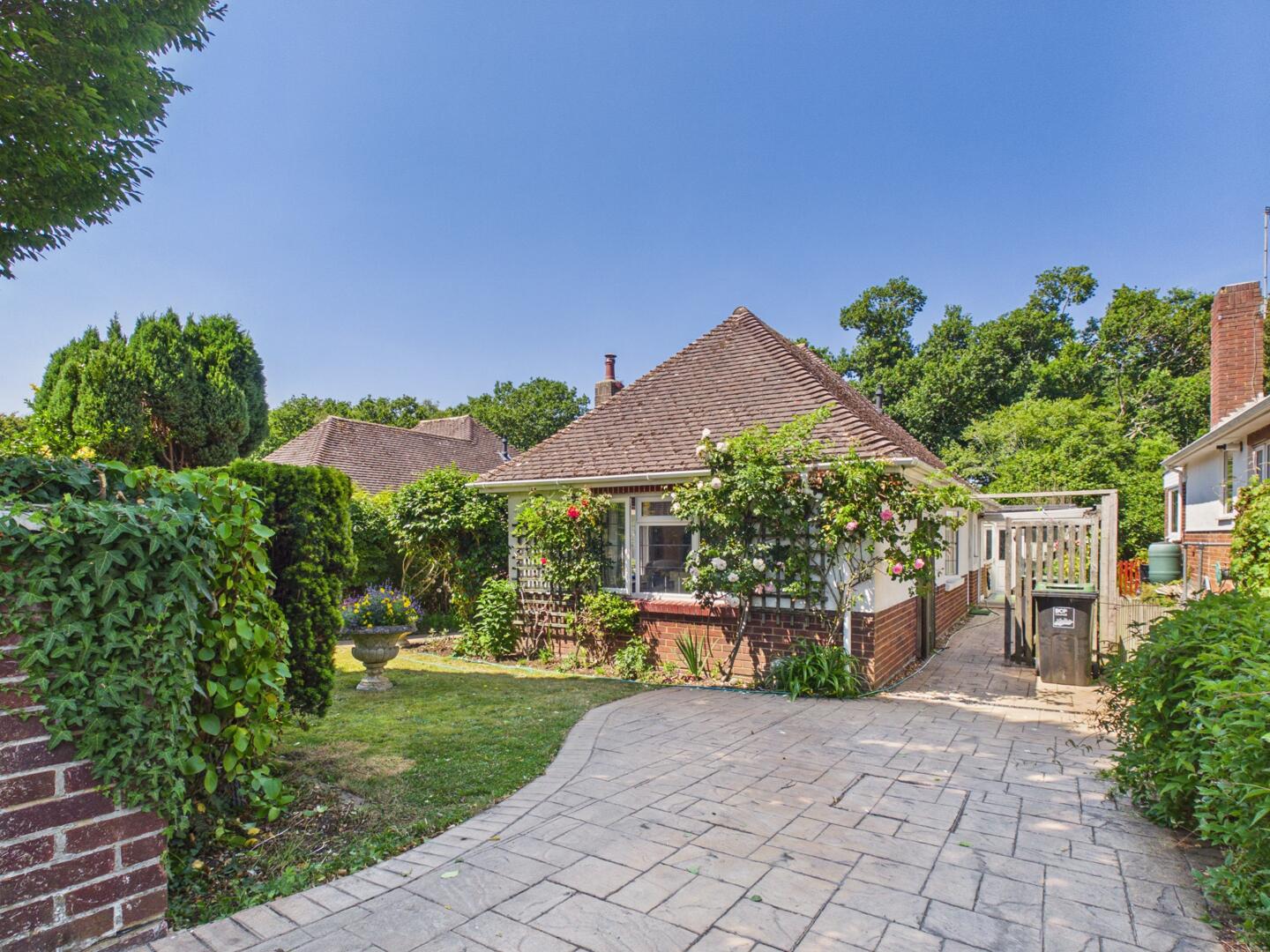 Buce Hayes Close, Highcliffe On Sea