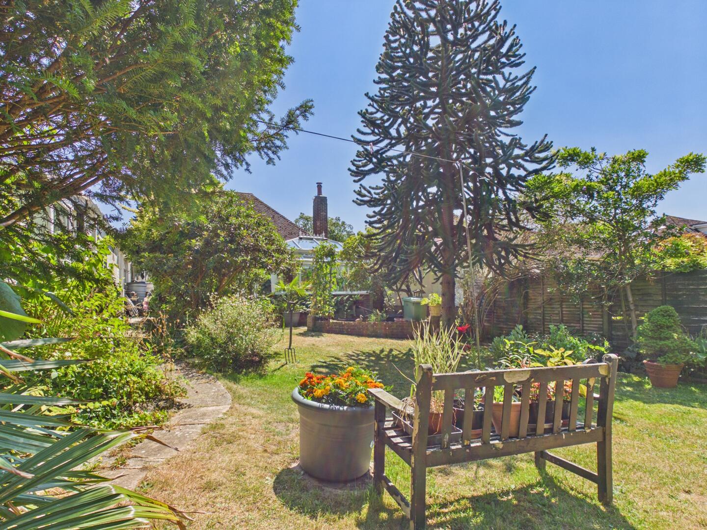 rGolKelC-Eyjh_P_VBn1xQ.jpg