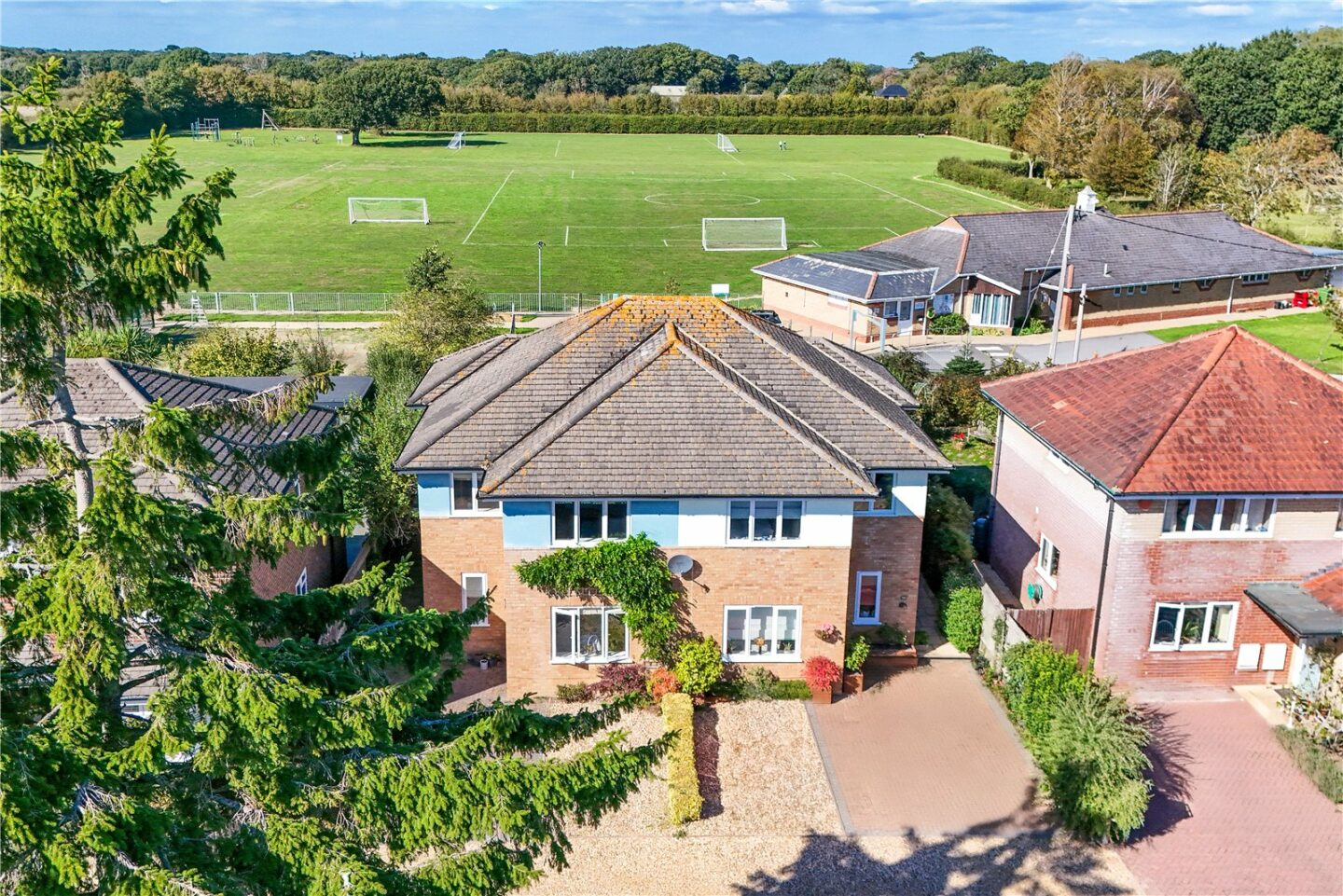Wellingtonia Gardens, Hordle, Lymington, Hampshire, SO41 0DD